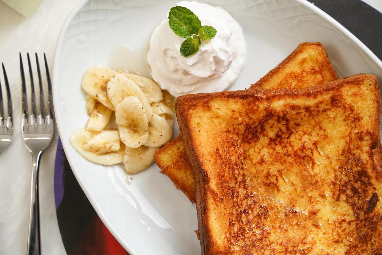 Ambiance Boutique Art Hotel Lahore Exteriör bild French toast with bananas