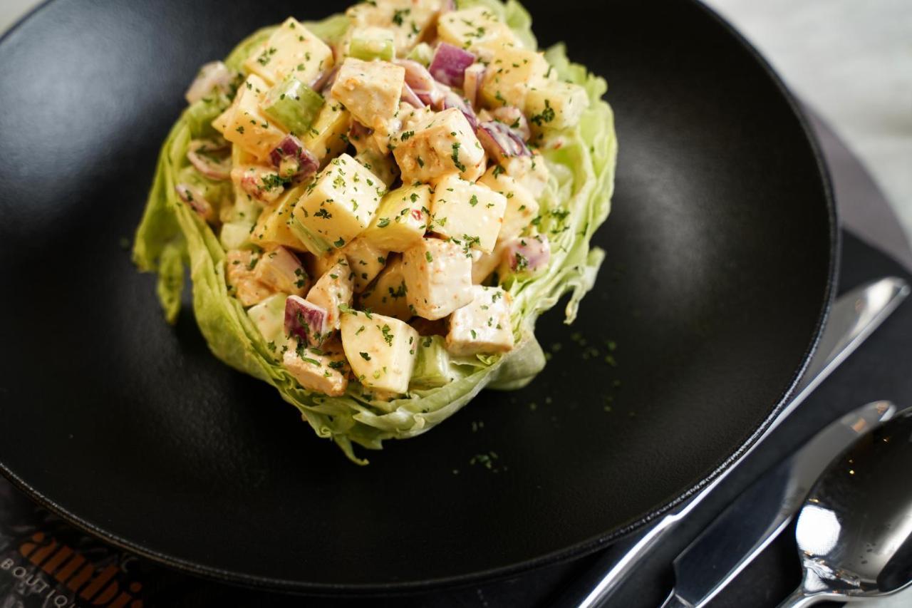 Ambiance Boutique Art Hotel Lahore Exteriör bild A salad with chicken