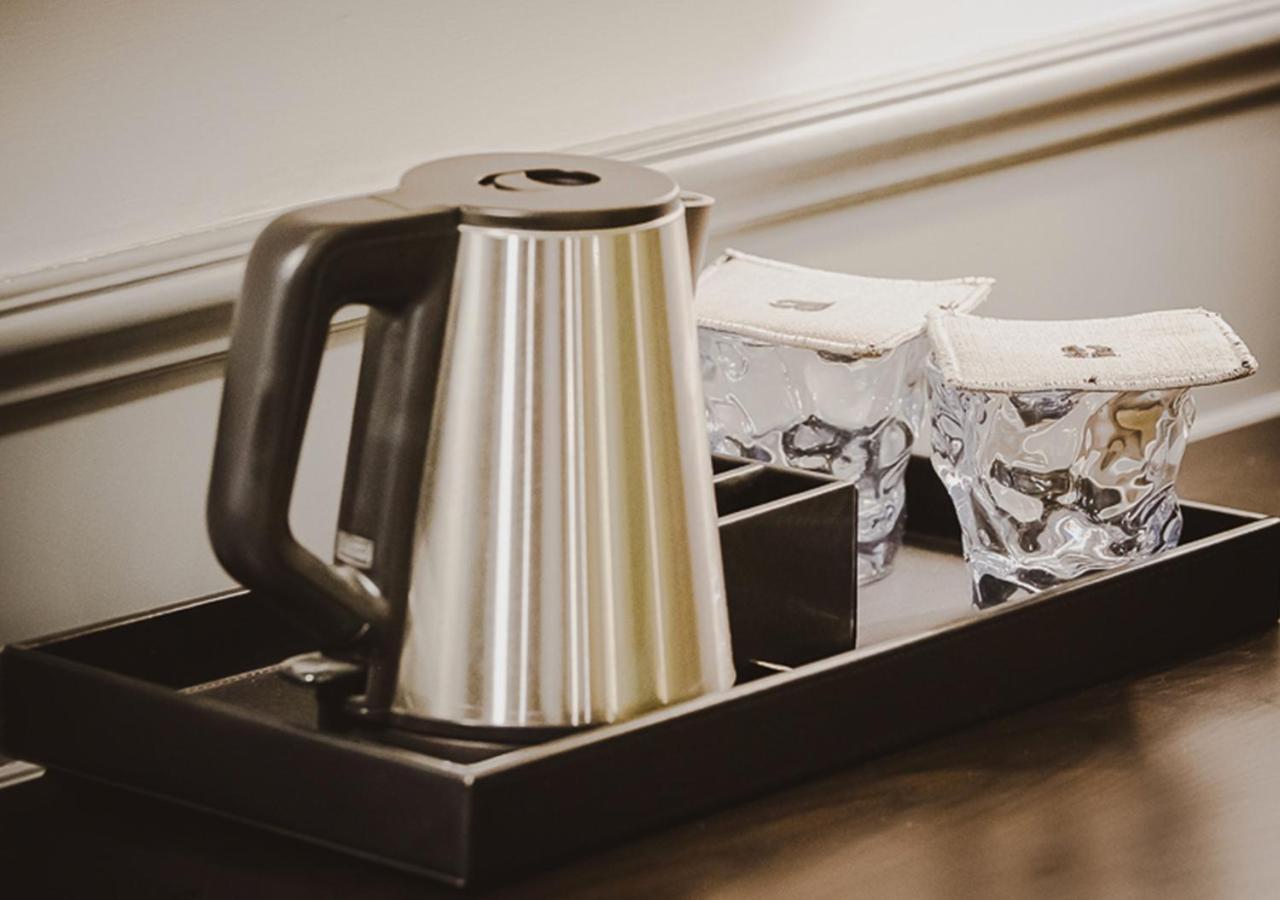 Ambiance Boutique Art Hotel Lahore Exteriör bild A kettle