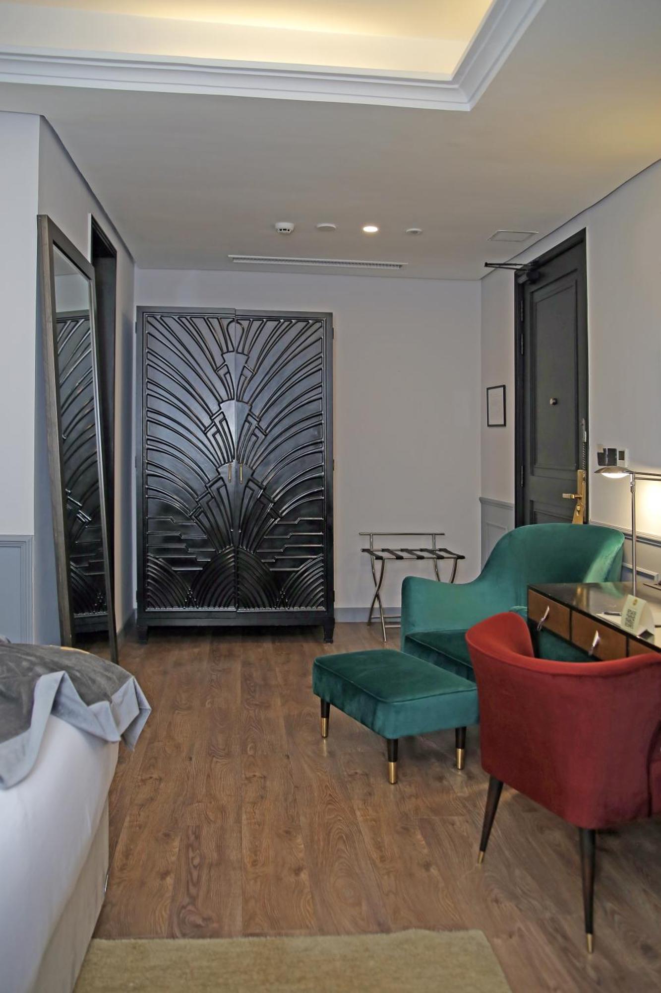 Ambiance Boutique Art Hotel Lahore Rum bild A room at the Hotel de Crillon