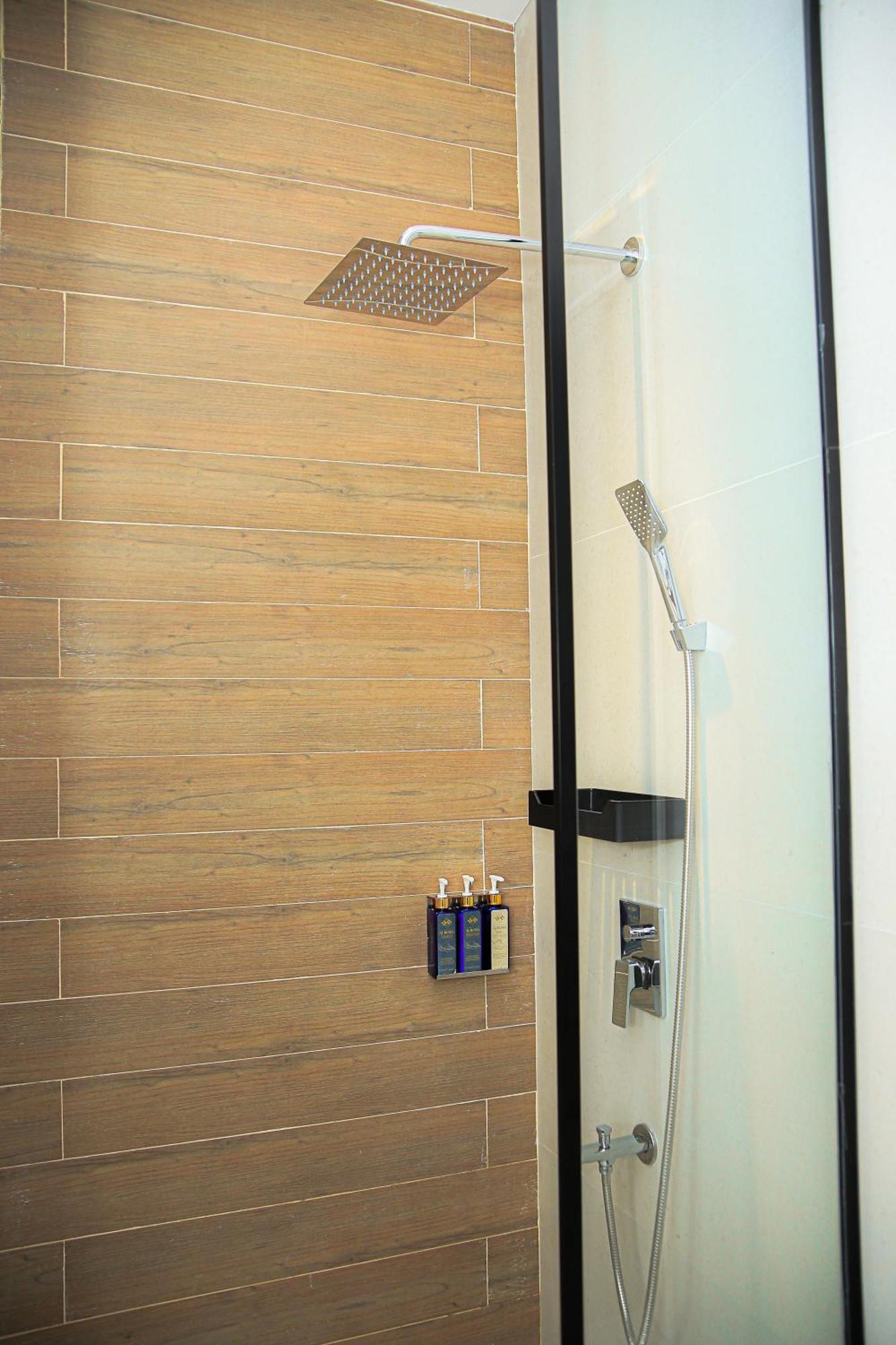 Ambiance Boutique Art Hotel Lahore Rum bild A shower